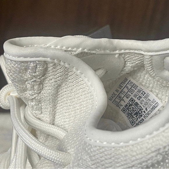 Yeezy 350 bone brand new size 7.5 - Picture 3 of 3